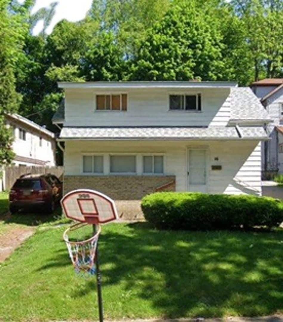 49 E Emerling Ave Akron, OH 44301 – photo 1