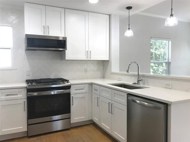 Foto del edificio - 2924 E 13th St