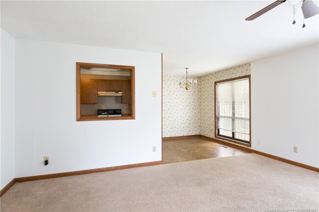 Building Photo - 6885 Kingsgate Dr