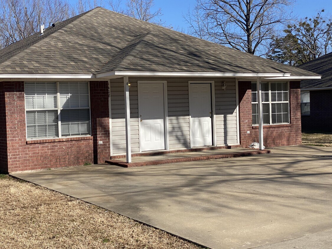 1412 Seals St, Alma, AR 72921 Townhome Rentals in Alma AR