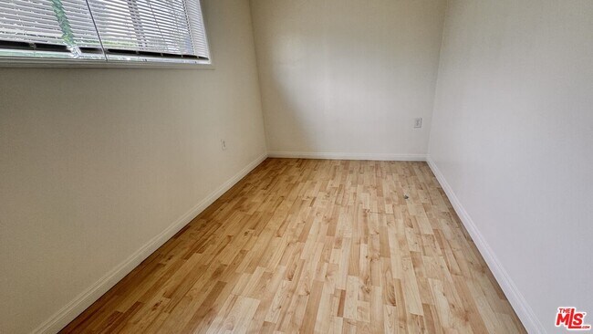 Foto del edificio - 410 N Frederic St