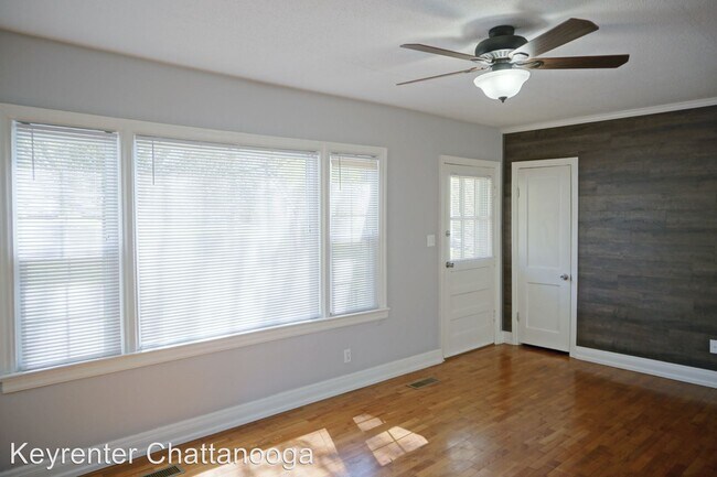 Building Photo - 2 br, 1 bath House - 127 Passons Rd