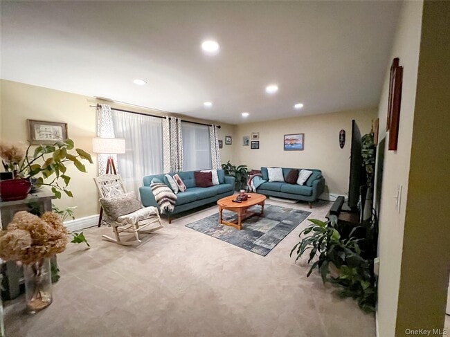 Building Photo - 86 Catherine St