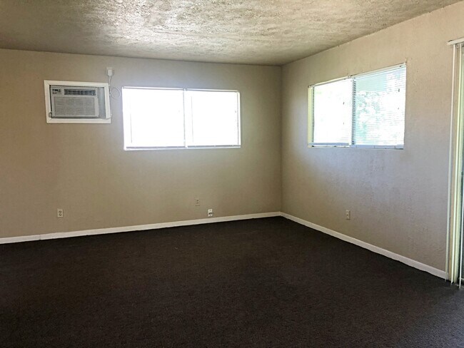 Foto del edificio - 735 Rosedale Dr - B, Port Arthur, TX