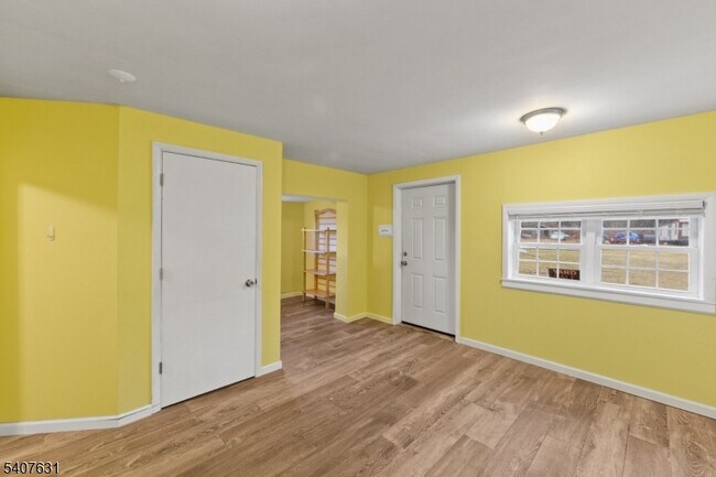 Foto del edificio - 190 US-46