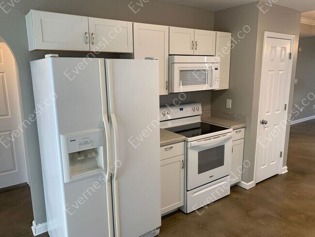 Building Photo - 2032 Chandalar Ct