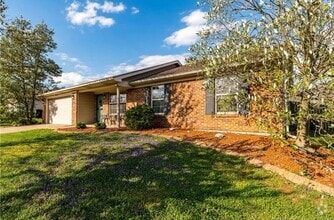 Building Photo - 1017 Flagstone Dr