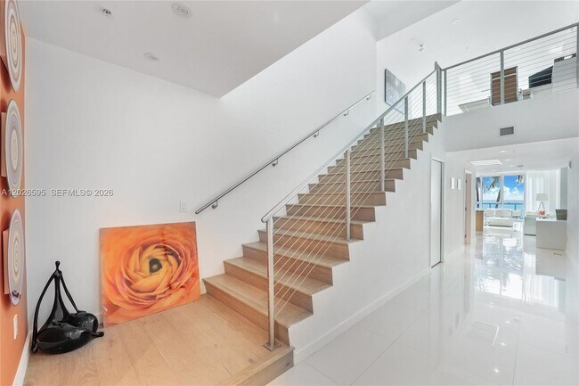Foto del edificio - 6899 Collins Ave