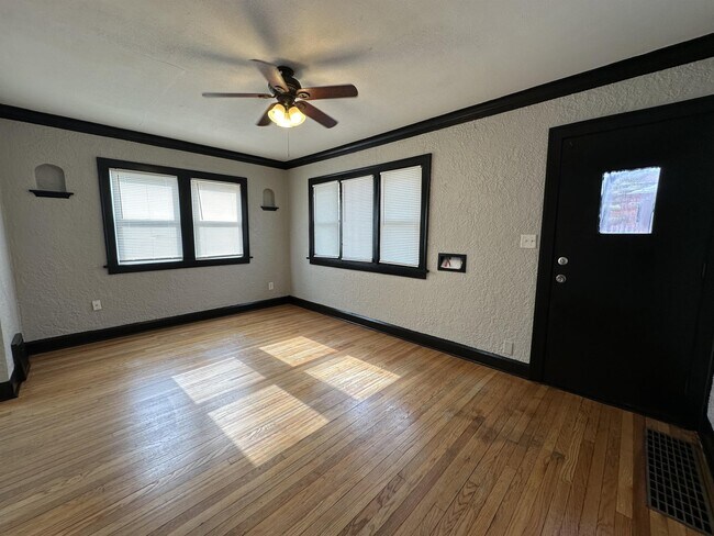 Building Photo - 2223 N Rockton Ave