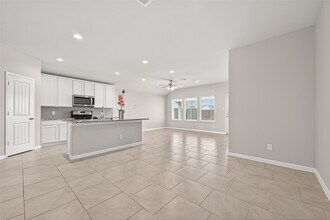 Building Photo - 7558 Highland Chase Dr