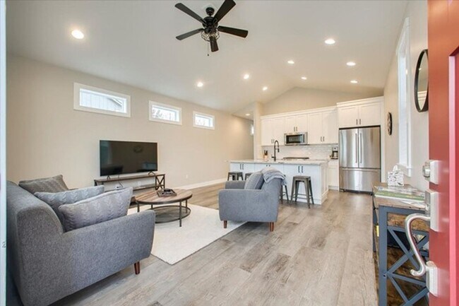 Foto del edificio - Stunning newer home in a great Boise location