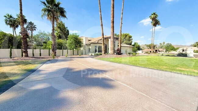 Building Photo - 10188 E Cortez Dr