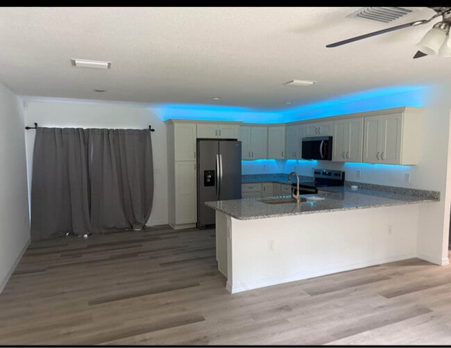 Building Photo - 20661 SW Marine Blvd