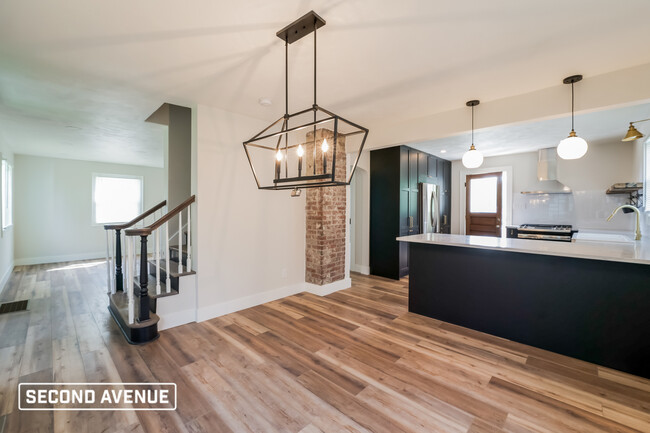 Building Photo - 210 Rosecrest Dr