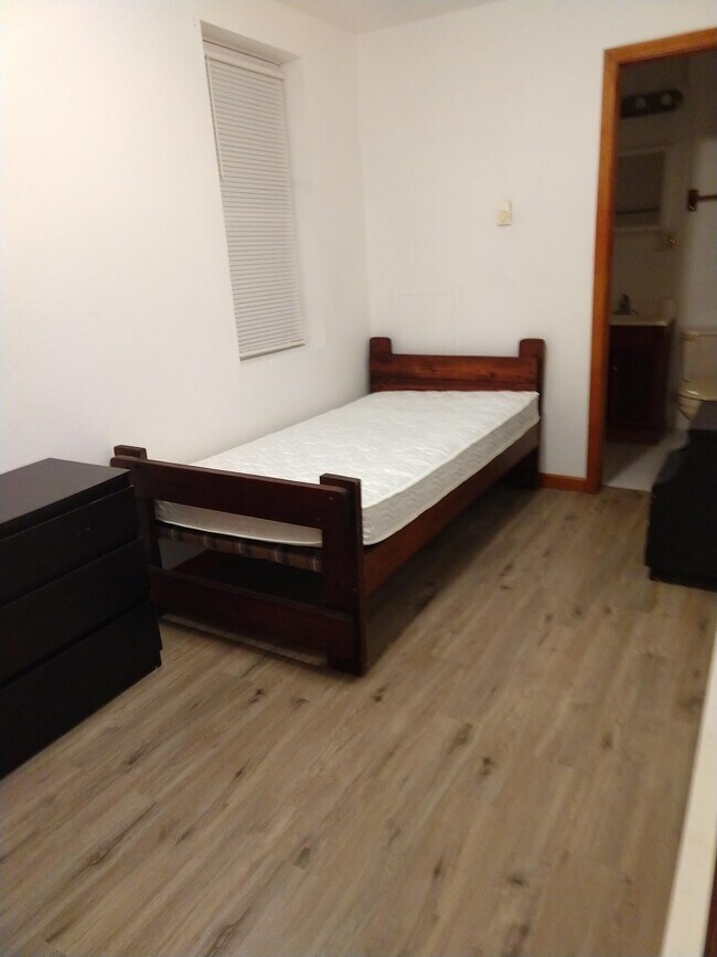 Foto del edificio - 533 N Bluff St