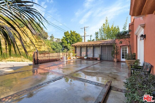 Foto del edificio - 8334 Marmont Ln