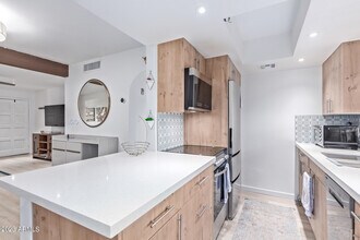 Building Photo - 1449 E Highland Ave