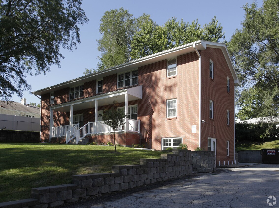 Primary Photo - 3024 S 107th Ave