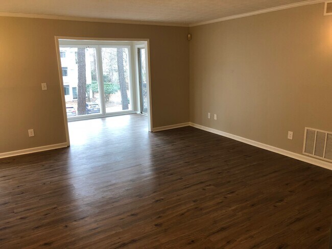 Living room - 401 Natchez Trce