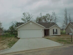 Building Photo - 2307 Manchester Dr