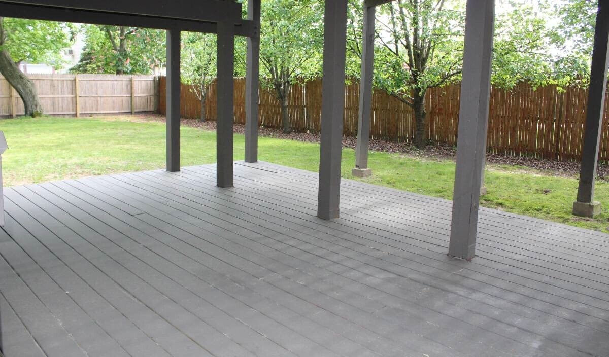 Private Deck - 8 E Madison St