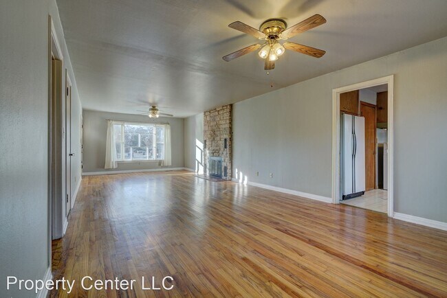 Building Photo - 3 br, 2 bath House - 1011 Woodland Dr