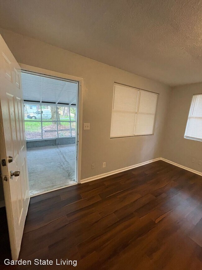Building Photo - 3 br, 2 bath House - 1174 Mohawk street