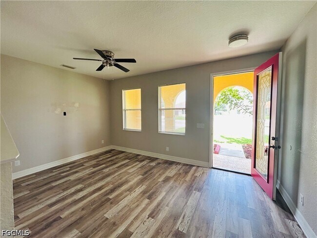 Foto del edificio - 8041 Allamanda Ct