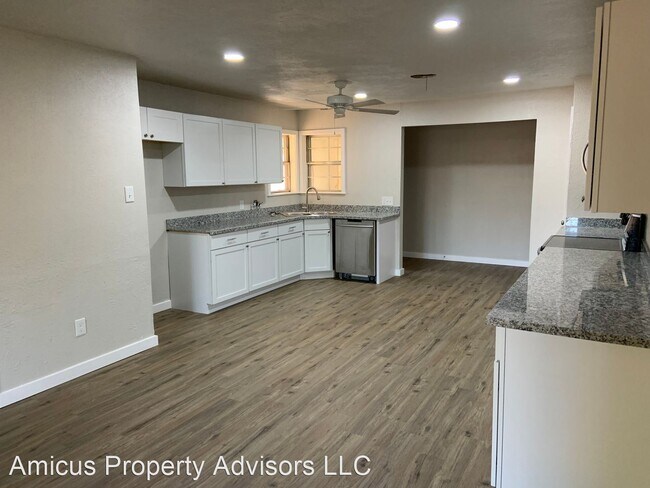 Foto del edificio - 3 br, 2 bath House - 4120 62nd Dr