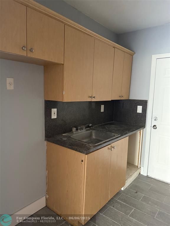 Foto del edificio - 941 NE 169th St