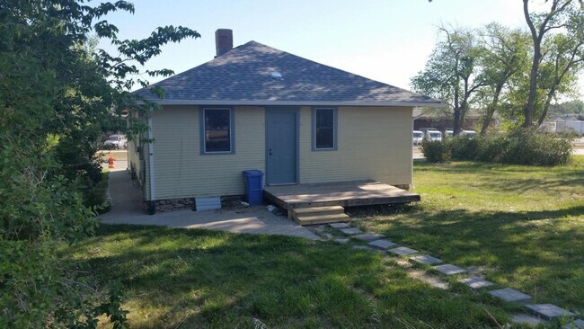 Foto del edificio - $1500 - 3 Bedroom 1 Bath Home - Large Yard...