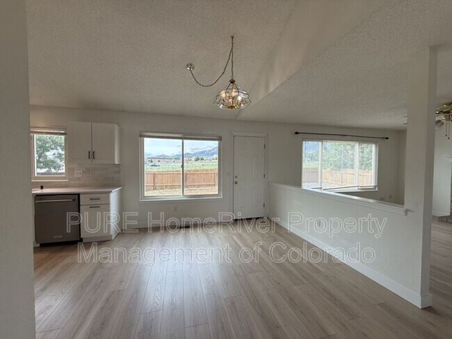 Foto del edificio - 1285 Grass Valley Dr