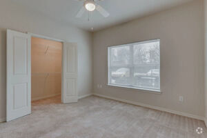 Building Photo - Hutchins Gateway Apartments