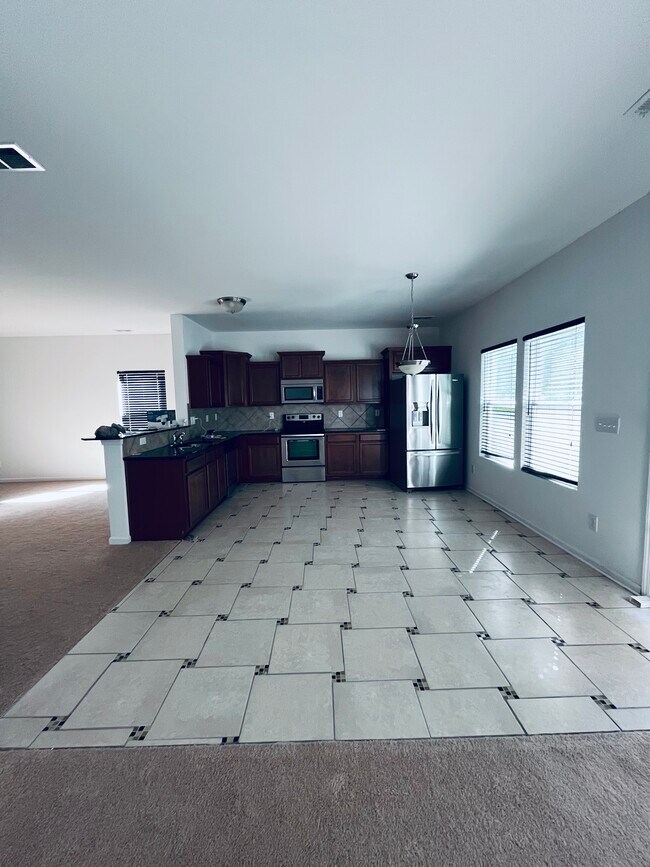 Foto del edificio - 1528 Logan Patrick Ct