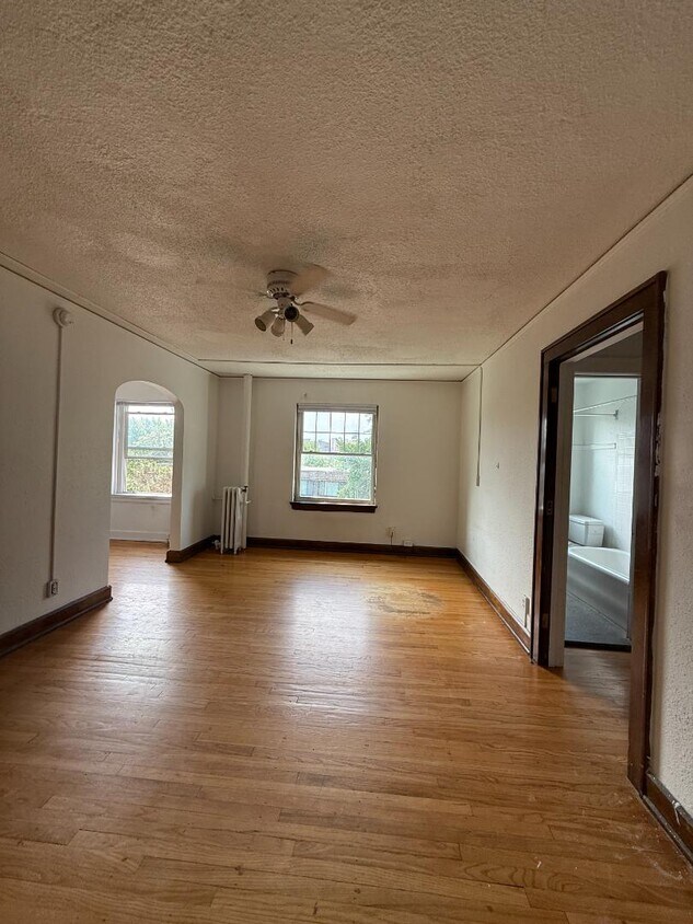 Primary Photo - 727 N Capitol Ave