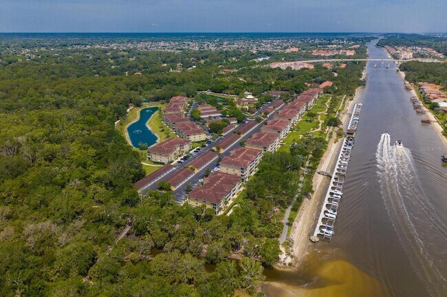 Foto del edificio - 600 Canopy Walk Ln