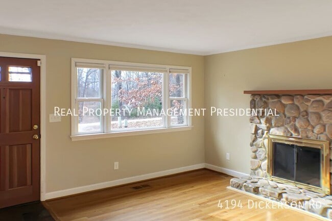 Foto del edificio - 4194 Dickerson Rd