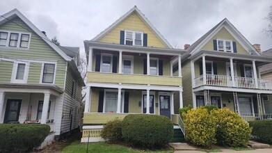 Building Photo - 125-125 1/2 N 2nd St