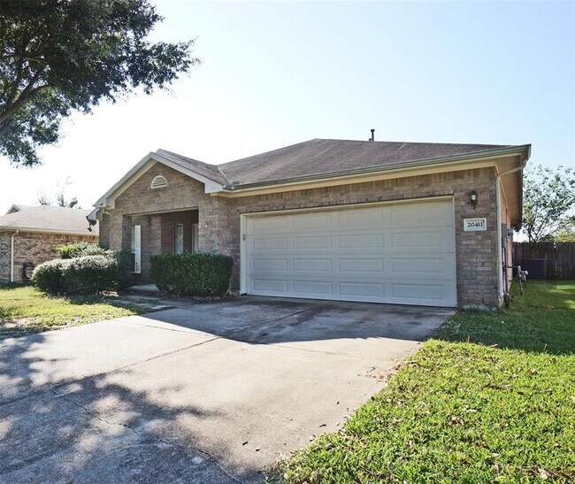 Foto del edificio - 20411 Pomegranate Ln