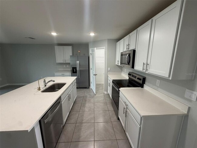 Building Photo - 4703 SW 85th Pl