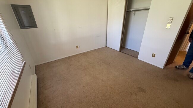 Foto del edificio - 820 E Tipton St