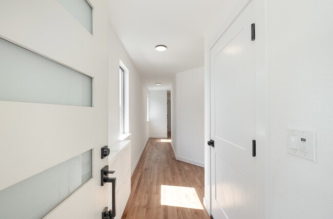 Foto del edificio - 6801 28th Ave NE