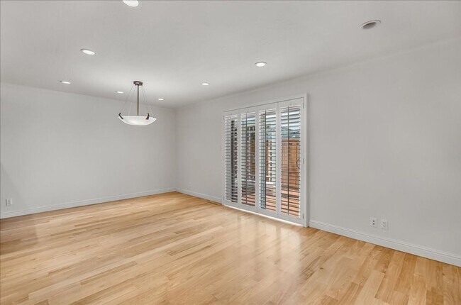 Foto del edificio - Beautiful 3 bed 2.5 bath townhome in Millbrae