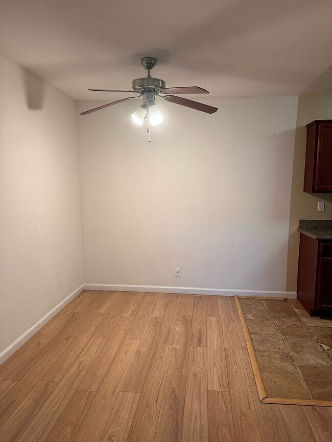 Foto del edificio - 2 bedrooms 2 bath condo Top floor for rent in Fremont