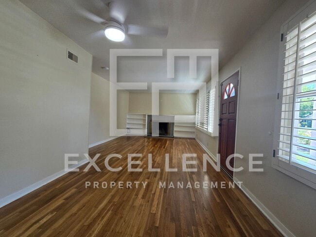 Building Photo - 4/2 House With Yard, Hardwood Floors, Pets...