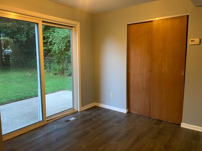 Building Photo - 1105 Cambridge Ct