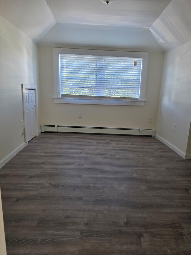 Building Photo - 286 Kennedy Dr