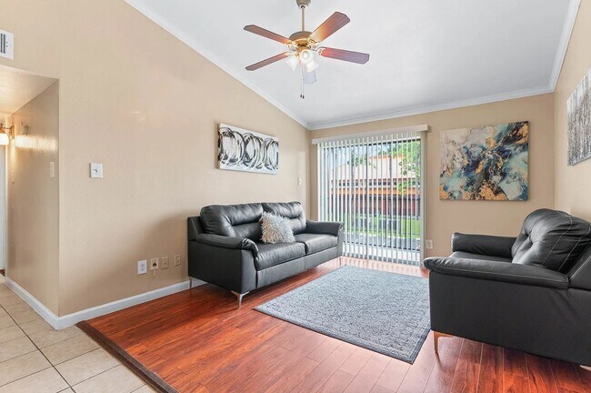 Foto del edificio - 12707 Bellaire Blvd