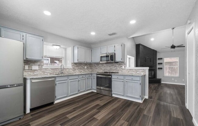 Building Photo - 6909 Quail Lake Dr