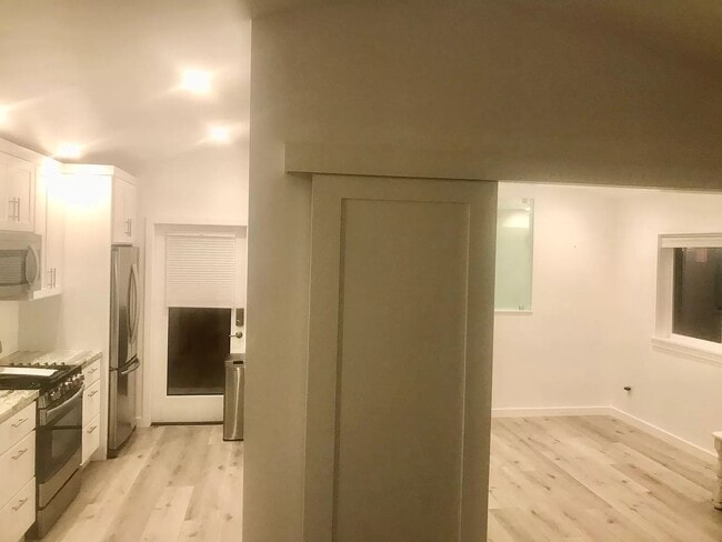 Building Photo - Unit 709